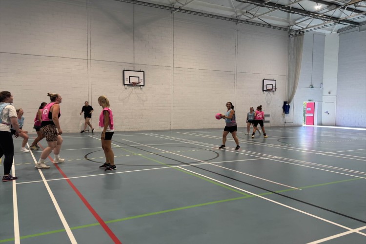 Bedford Monday Night Netball - Week 4