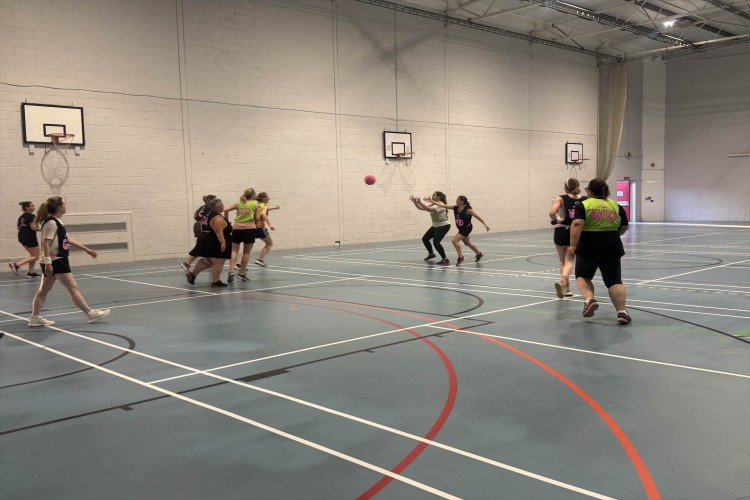 Bedford Monday Night Netball - Week 6
