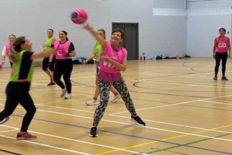 SOCIAL NETBALL IN BATH ON MONDAYS GETS UNDERWAY